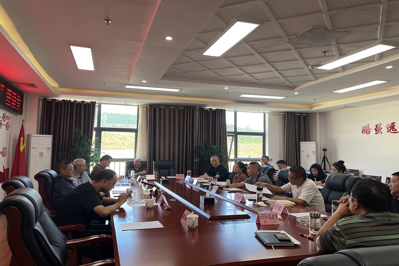 路橋集團召開“共建三十載,同行筑路夢”座談會