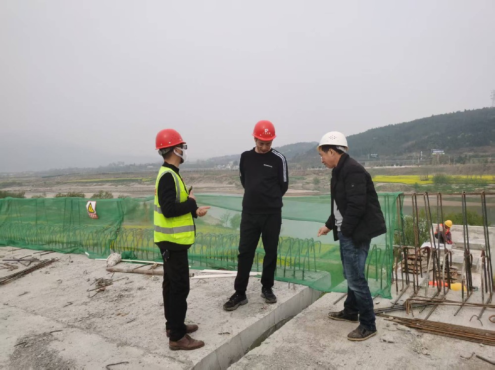 路橋集團開展清明節前安全檢查