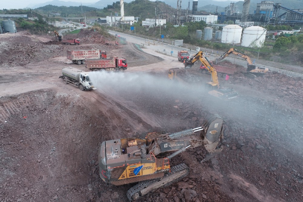 不停工、不斷檔，假期建設忙！